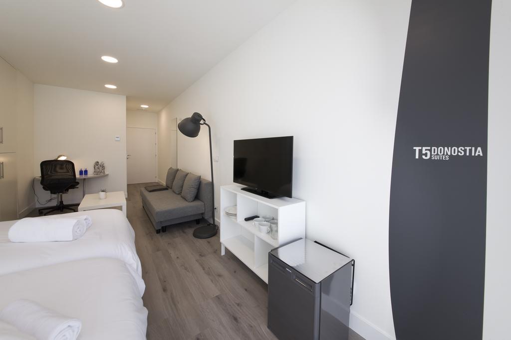 Pension T5 Donostia Suites San Sebastián Rum bild